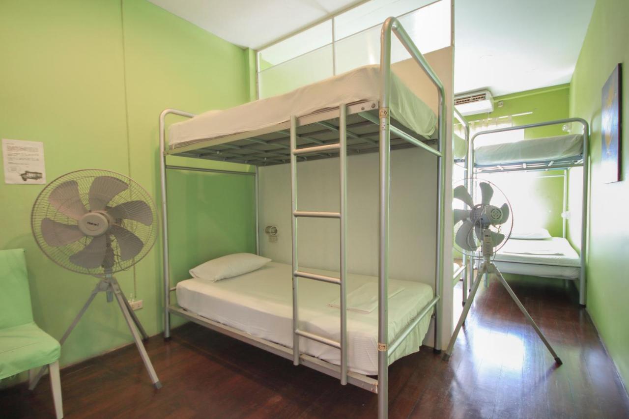 Oyo 1054 Phuket Backpacker Hostel Exterior foto
