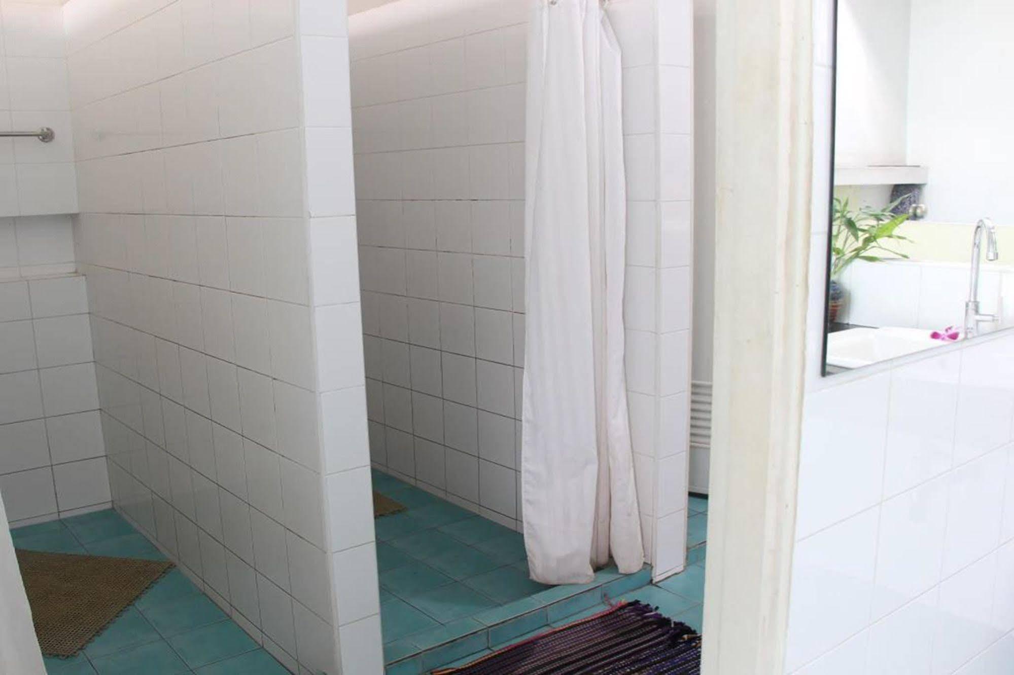 Oyo 1054 Phuket Backpacker Hostel Exterior foto